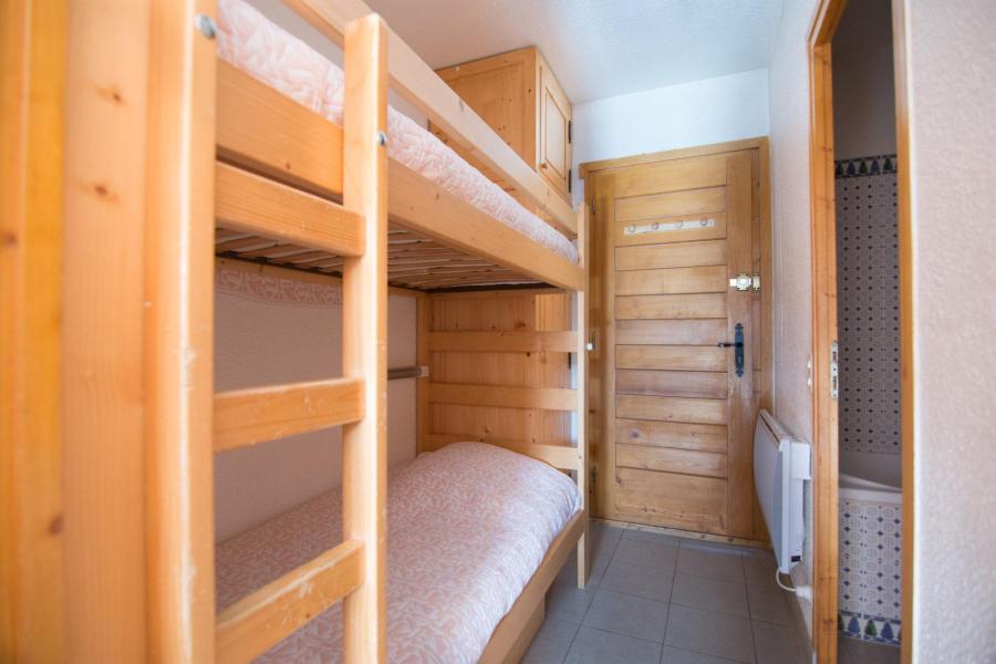 Rent in ski resort Studio sleeping corner 5 people (47) - Résidence les Arolles - Valloire - Sleeping area