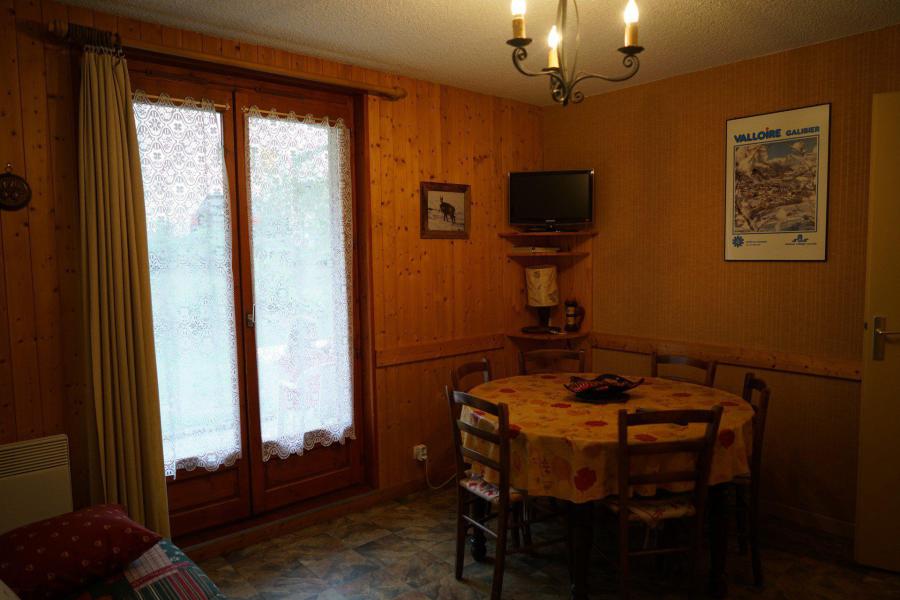 Rent in ski resort 2 room apartment cabin 6 people (402) - Résidence les Choseaux - Valloire