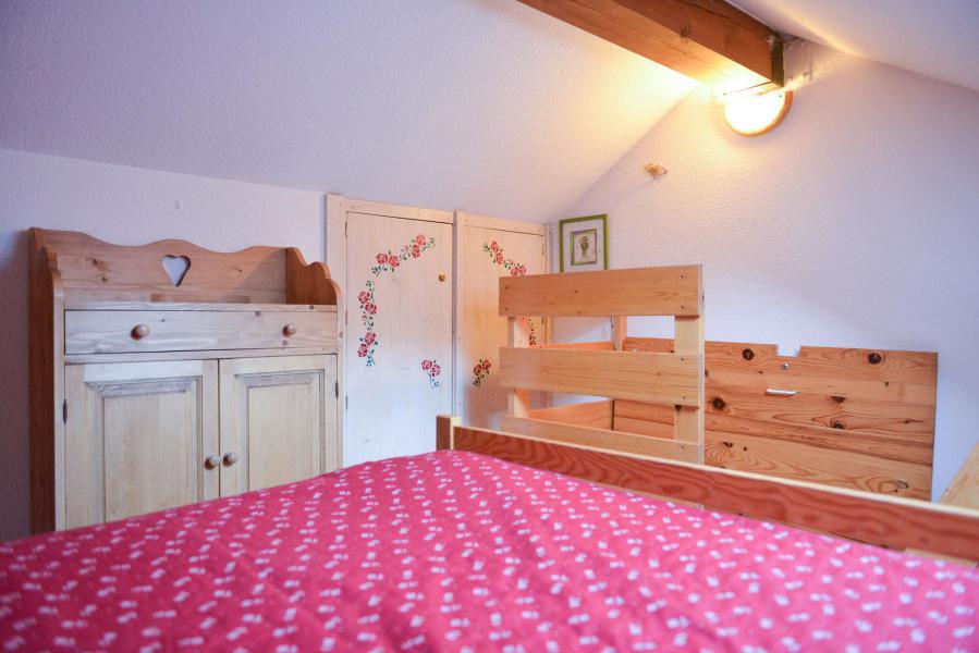 Rent in ski resort 5 room triplex apartment 6 people (36) - Résidence Tigny - Valloire - Bedroom