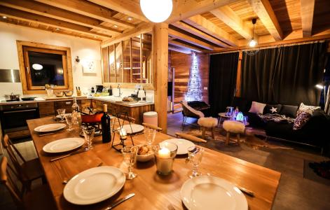 Rent in ski resort Chalet le Pure Altitude - Valloire - Dining area