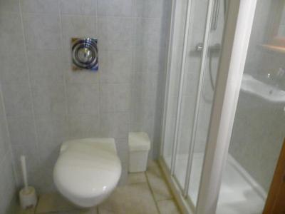 Rent in ski resort Chalet les Aiguilles - Valloire - Shower room