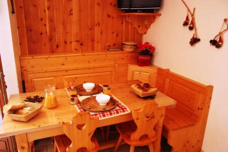Rent in ski resort 3 room apartment sleeping corner 6 people (GENTIANE) - Chalet les Ancolies - Valloire - Living room