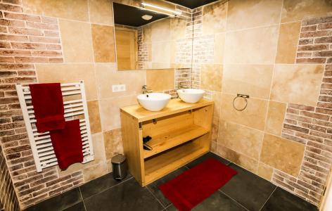 Rent in ski resort Chalet Les Lions Blancs - Valloire - Bathroom