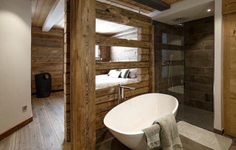 Rent in ski resort Chalet Or des Cimes - Valloire - Bath-tub