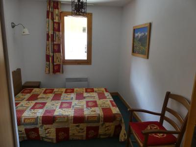 Rent in ski resort 3 room apartment 6 people (002) - Chalets de la Vallée d'Or Ancolie - Valloire - Bedroom