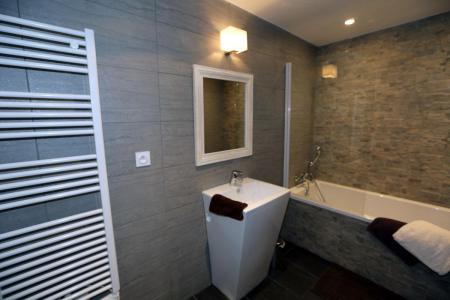 Rent in ski resort 3 room apartment 6 people (8) - Les Chalets d'Adrien - Valloire - Bathroom