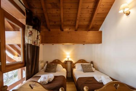 Rent in ski resort 5 room duplex apartment 10 people (4) - Les Chalets d'Adrien - Valloire - Bedroom