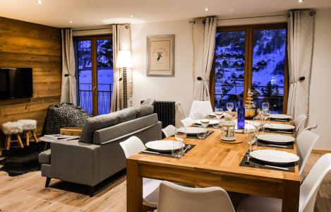 Rent in ski resort Résidence Chalet La Chaumière - Valloire - Dining area