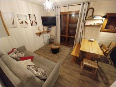 Rent in ski resort Studio cabin 4 people (65) - Résidence les Bergers - Valloire - Living room