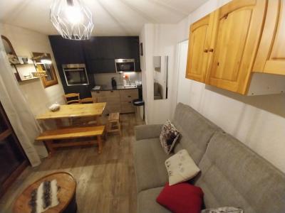 Rent in ski resort Studio cabin 4 people (65) - Résidence les Bergers - Valloire - Living room