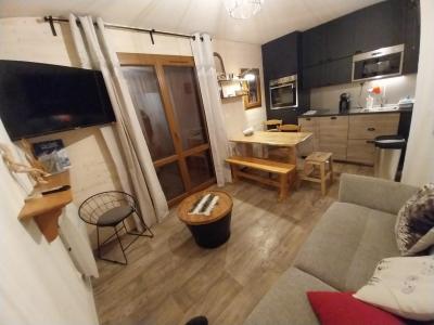 Rent in ski resort Studio cabin 4 people (65) - Résidence les Bergers - Valloire - Living room