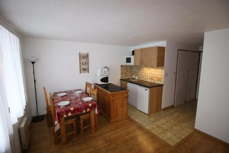 Rent in ski resort Studio cabin 4 people (3) - Résidence Rochechateau - Valloire - Living room