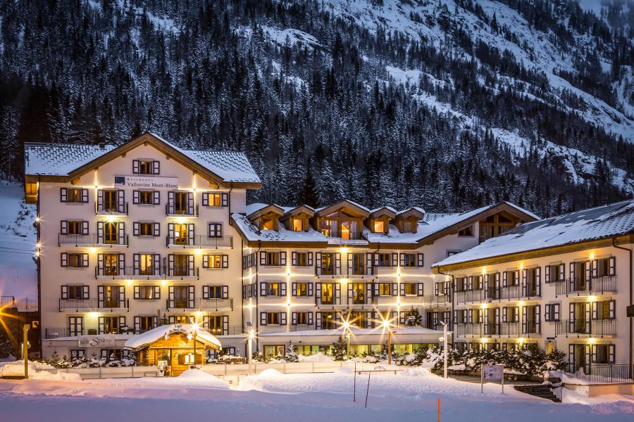 Vacances en montagne Résidence et Spa Vallorcine Mont Blanc - Vallorcine - Extérieur hiver