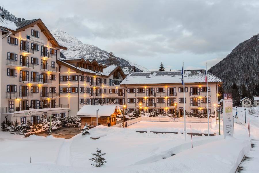 Vacances en montagne Résidence et Spa Vallorcine Mont Blanc - Vallorcine - Extérieur hiver