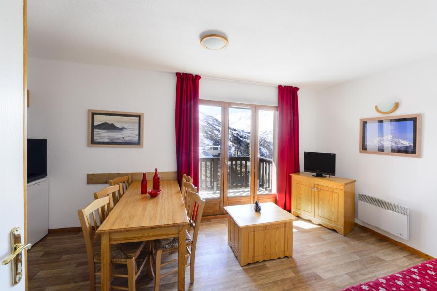 Rent in ski resort Les Hauts de Valmeinier - Valmeinier - Living room