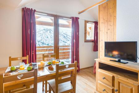 Rent in ski resort Résidence Lagrange le Grand Panorama 2 - Valmeinier - Living room