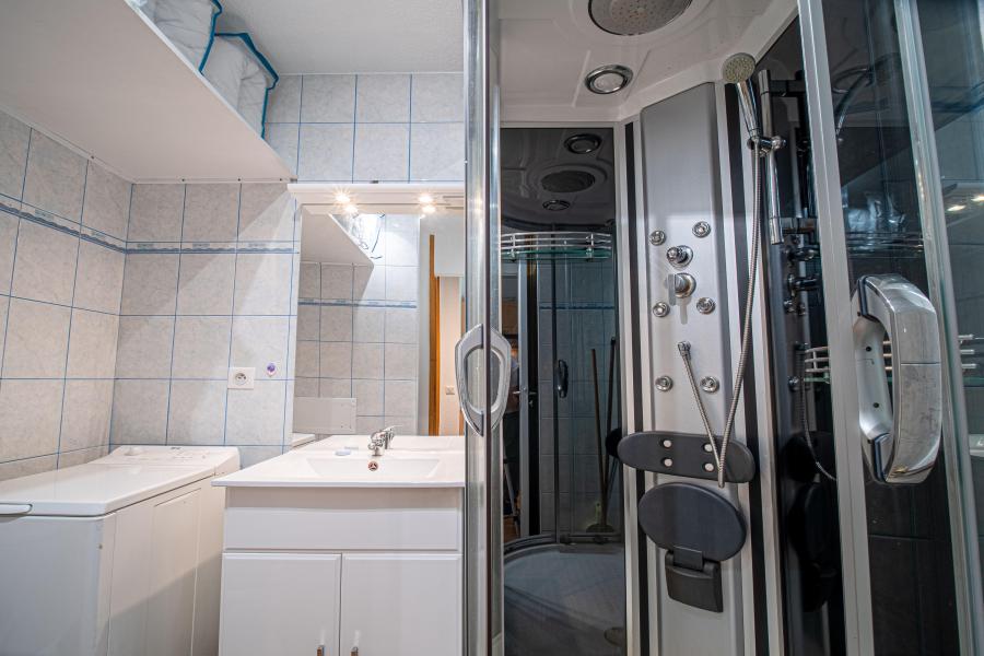 Rent in ski resort Studio 3 people (006) - Résidence la Ruelle G - Valmorel - Shower room