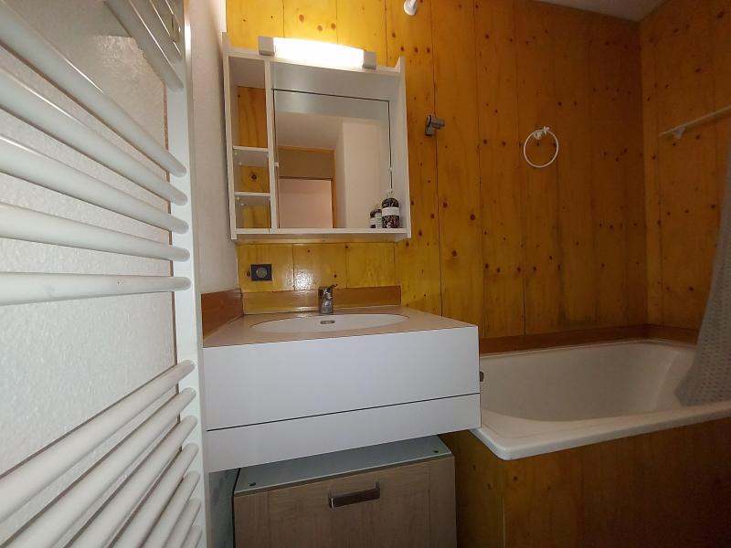 Rent in ski resort Studio cabin 4 people (A04) - Résidence le Cheval Blanc - Valmorel - Apartment