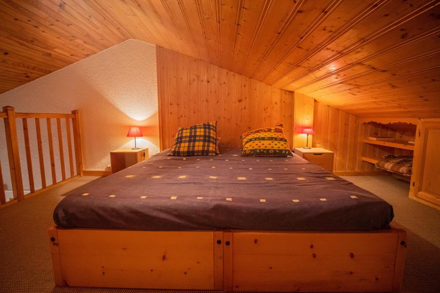 Rent in ski resort 2 room mezzanine apartment 4 people (056) - Résidence le Cristallin - Valmorel - Mezzanine under mansard (-1,80 m)