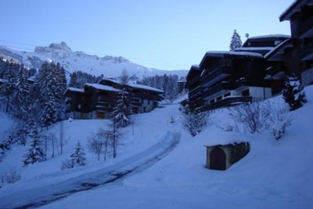 Soggiorno sugli sci Appartamento 2 stanze per 4 persone (027) - Résidence les Côtes - Valmorel - Balcone