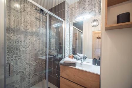 Rent in ski resort 2 room apartment 4 people (G475) - Le Roc - Valmorel - Shower room