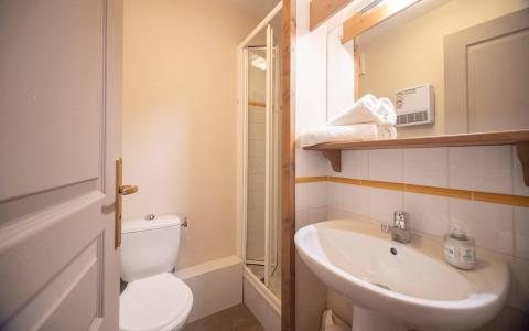 Rent in ski resort 3 room apartment 6 people (G457) - Résidence Athamante - Valmorel - Shower room