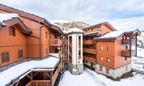 Rent in ski resort Résidence Athamante et Valériane - Maeva Home - Valmorel - Winter outside