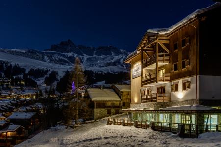 Vacances en montagne Résidence Boutique La Grange Aux Fées - Valmorel - Extérieur hiver