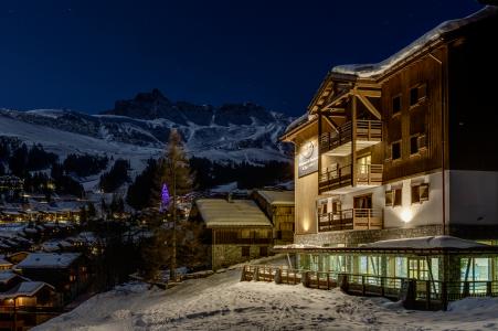 Rent in ski resort Résidence CGH Boutique La Grange Aux Fées - Valmorel - Winter outside