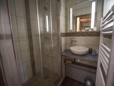 Rent in ski resort 3 room mezzanine apartment 6 people (021) - Résidence la Lauzière Dessus - Valmorel - Shower
