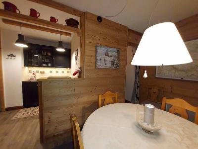 Rent in ski resort 2 room apartment sleeping corner 4 people (111) - Résidence le Bourg Morel G - Valmorel - Living room