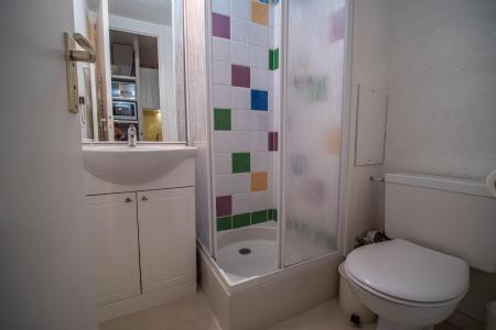 Rent in ski resort Studio 2 people (013) - Résidence le Cristallin - Valmorel - Shower room