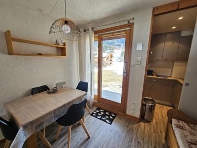 Rent in ski resort 2 room apartment 4 people (002) - Résidence le Mucillon - Valmorel