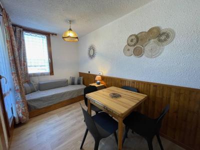 Rent in ski resort Studio 4 people (008) - Résidence le Pierrafort - Valmorel - Living room