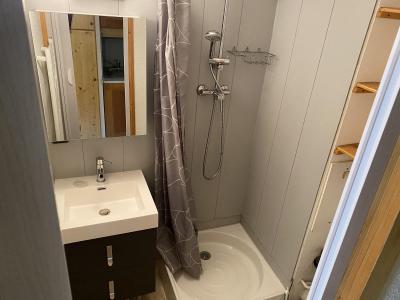 Rent in ski resort Studio 2 people (027) - Résidence le Riondet - Valmorel - Shower room