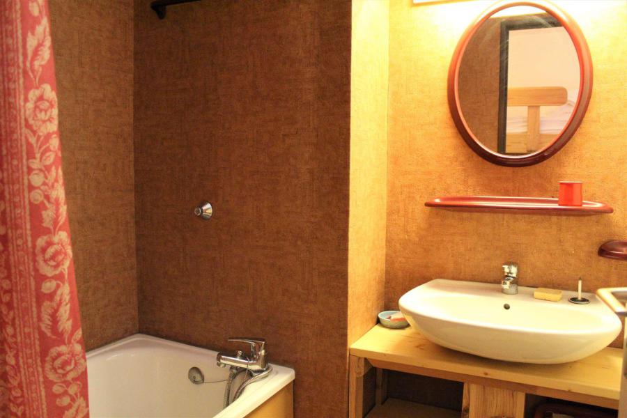 Rent in ski resort Studio sleeping corner 4 people (0404) - La Résidence les Colchiques - Vars - Bathroom