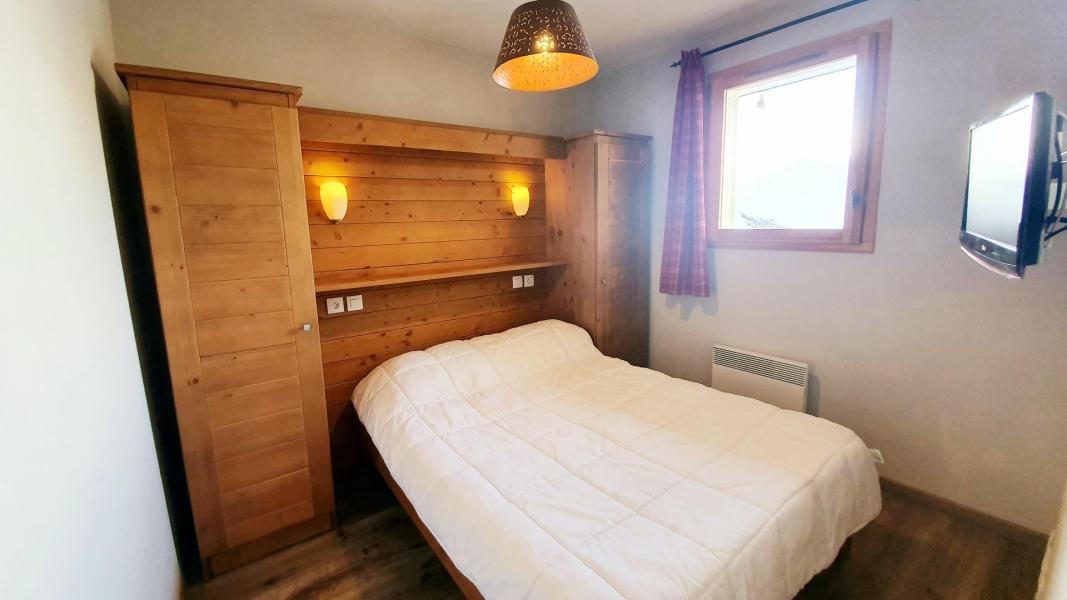 Rent in ski resort 2 room apartment 4 people (A44) - Les Chalets des Rennes - Vars - Bedroom