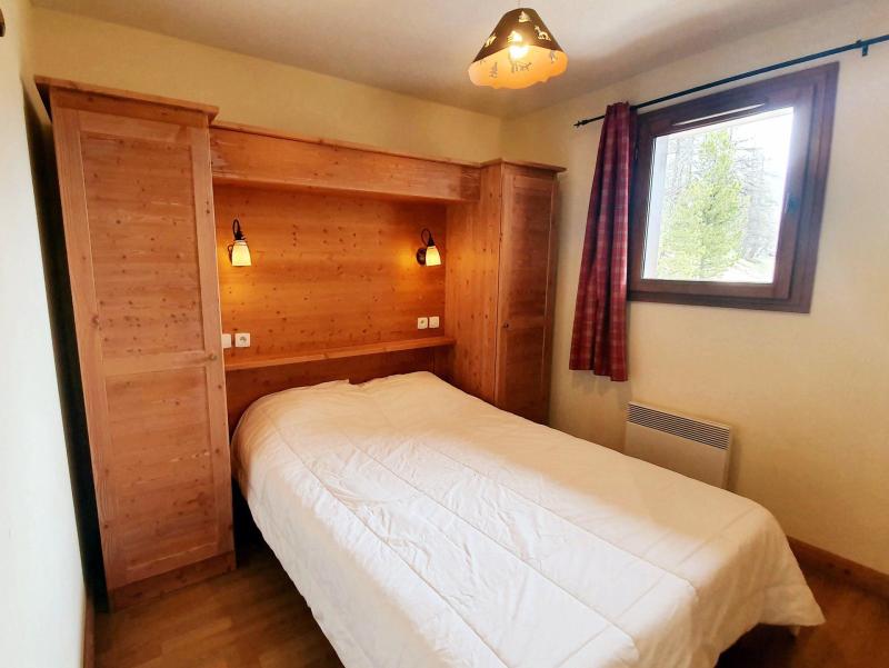 Rent in ski resort 2 room apartment 4 people (B53) - Les Chalets des Rennes - Vars - Bedroom