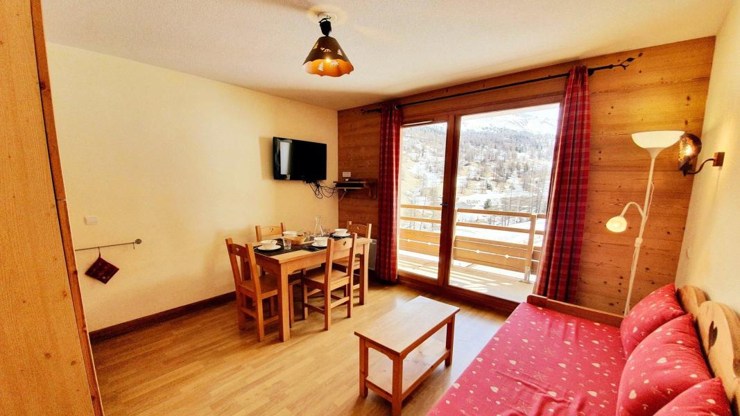 Rent in ski resort 2 room apartment 4 people (D32) - Les Chalets des Rennes - Vars - Living room