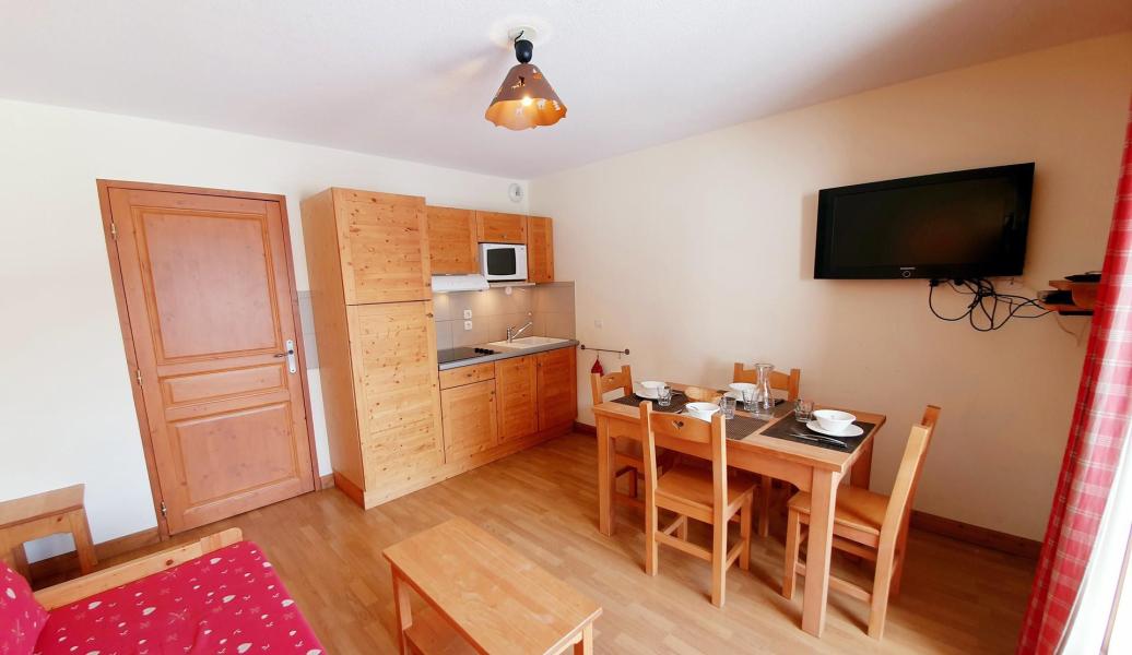Rent in ski resort 2 room apartment 4 people (D32) - Les Chalets des Rennes - Vars - Living room