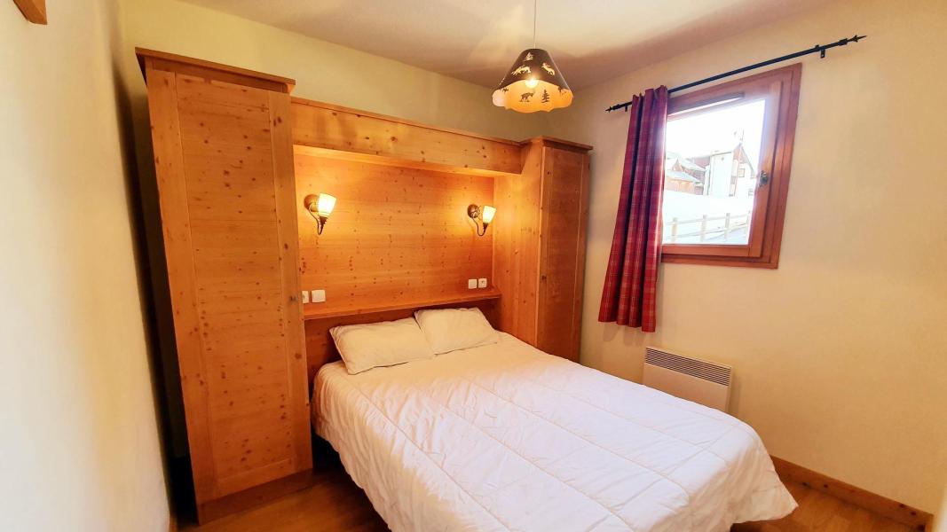 Skiverleih 2-Zimmer-Appartment für 4 Personen (E33) - Les Chalets des Rennes - Vars - Schlafzimmer