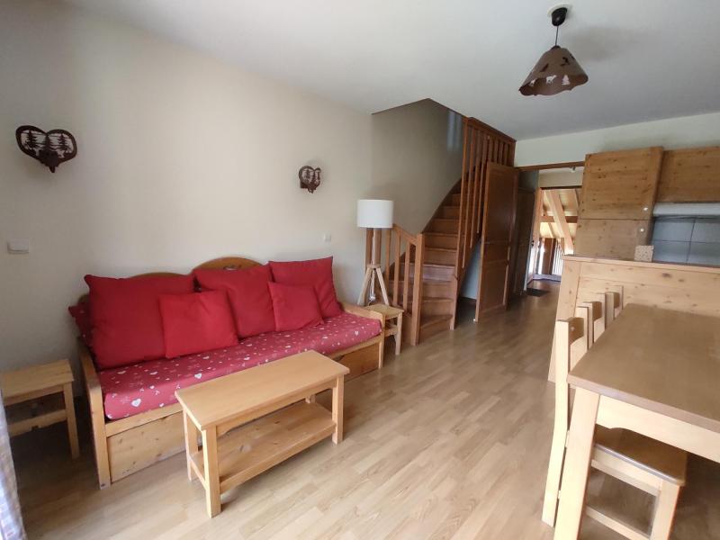 Rent in ski resort 3 room duplex apartment 6 people (G31) - Les Chalets des Rennes - Vars - Living room