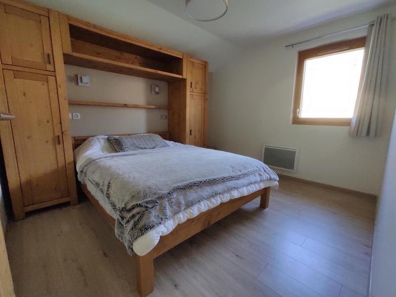Rent in ski resort 3 room duplex apartment 6 people (M14) - Les Chalets des Rennes - Vars - Bedroom