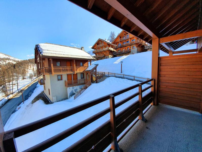 Holiday in mountain resort 3 room duplex apartment 6 people (G31) - Les Chalets des Rennes - Vars - Winter outside
