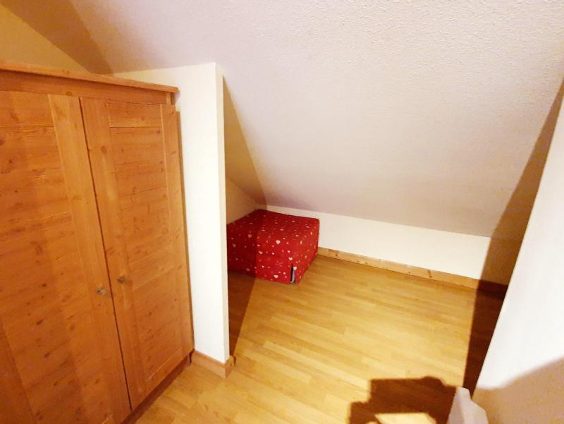 Rent in ski resort 3 room duplex apartment 6 people (E31) - Les Chalets des Rennes - Vars