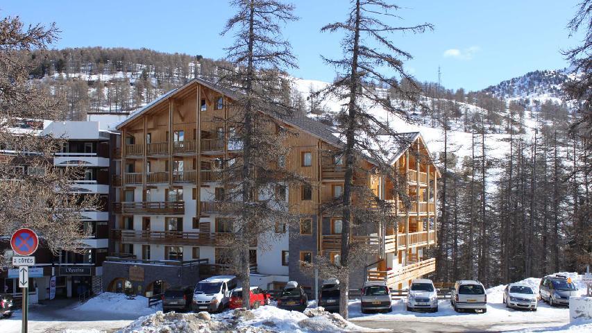 Vacances en montagne Résidence Ecrin des Neiges - Vars - Extérieur hiver