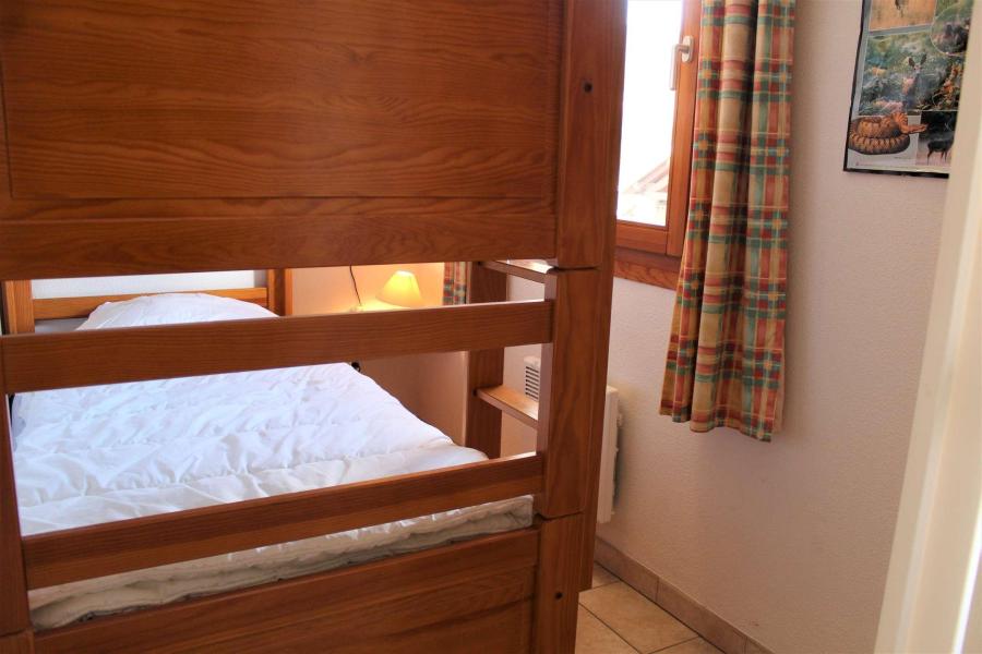 Rent in ski resort 3 room apartment 6 people (590-0008) - Résidence l'Ourson I - Vars - Bunk beds