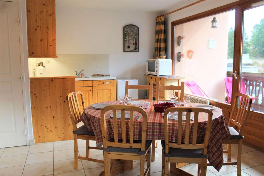 Ski verhuur Appartement 3 kamers 6 personen (590-0008) - Résidence l'Ourson I - Vars - Woonkamer