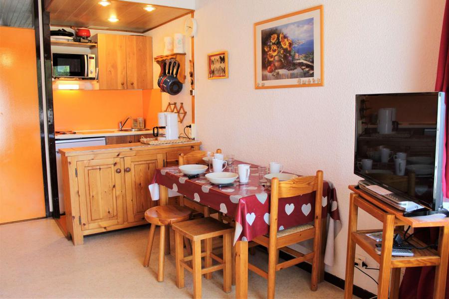 Rent in ski resort Studio sleeping corner 4 people (308) - Résidence Lauzet - Vars - Living room