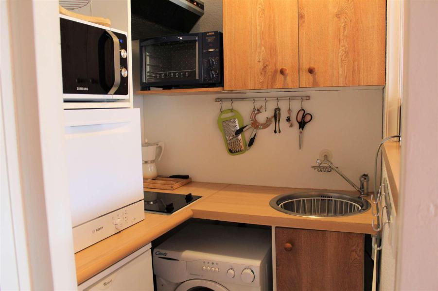 Rent in ski resort Studio sleeping corner 4 people (404) - Résidence Lauzet - Vars - Kitchenette